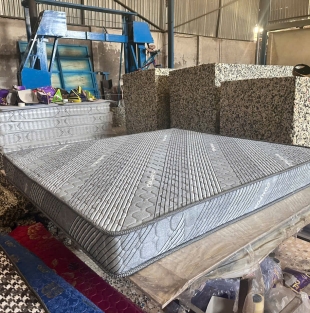 nệm áo  2 viền vãi gấm thun 1.4m*2.00m*150li 